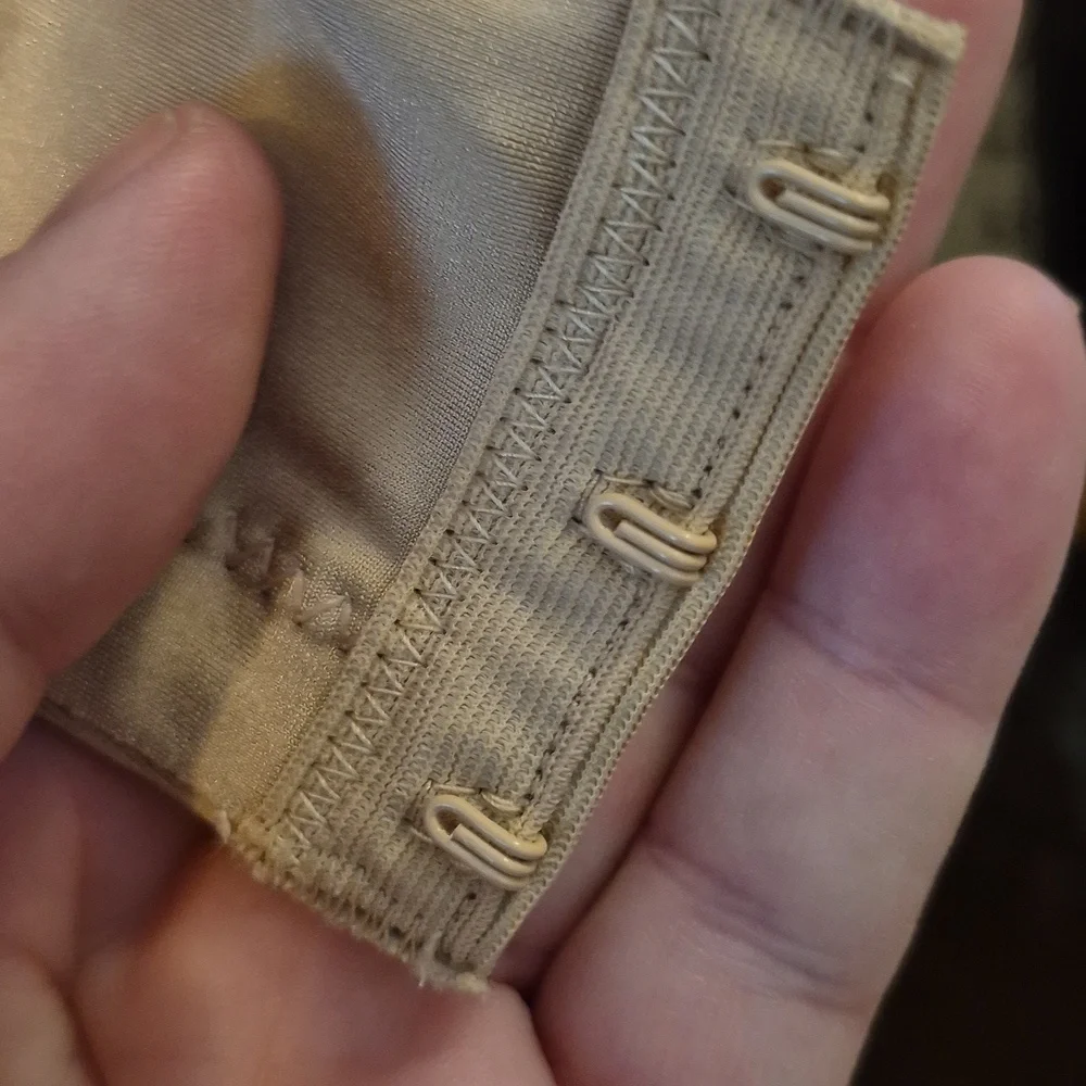 Playtex Size 42D Tan Striped Wired T shirt Bra Style 4747 Padded Modest - Picture 4 of 7